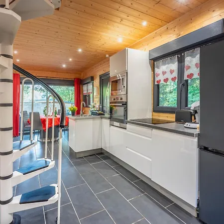 Le Des Buch Avec Chalet *